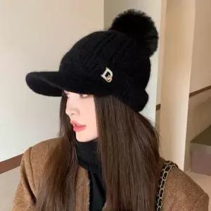 방한 골프 등산 D 이니셜 니트 방울 모자 MFNC-030075