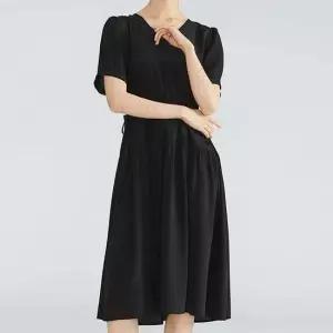 여름 데이트 패션 주말 나들이 심플한 검정 원피스