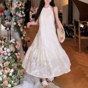 홀터넥 자수 포인트 여성스러운 오프숄더 원피스