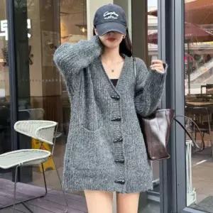 도톰 볼륨 여성 떡볶이 단추 루즈핏 니트 가디건