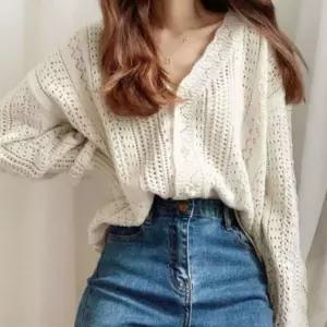 브이넥 펀칭 여성 루즈핏 긴팔 니트 봄 가을 가디건