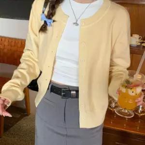 베이직 라운드넥 긴팔 니트 가디건 여성 간절기 아우터