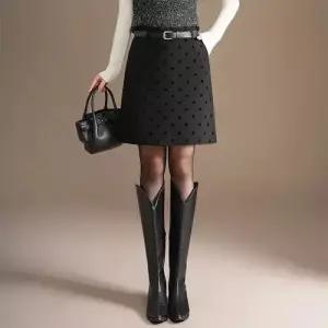 여성용 스커트 모직 겨울 트렌디 아이템 H라인 도트 A라인 힙업 원턱 슬림핏 하이웨스트 HT4