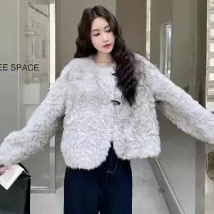 여성 겨울 데일룩 코트 모피 친환경퍼 일체형 프렌치 뽀글이 스웨이드 상의 DAOL4