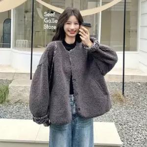 그레이 여사친 겨울 데일룩 보온 도톰한 솜털 모피 스웨이드 코트 호피 상의 숏 DAOL4