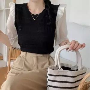 [옷은날개] 펀칭 포인트 우아한 디테일 프릴 니트 반팔