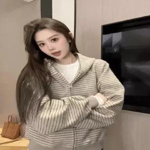 세군다 여친 가을 후드 티셔츠 카디건 상의 숏 스트라이프 맨투맨 DOS3