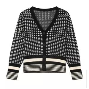 [행복한백화점][SI]패턴 브이넥 니트 가디건  SJCCX2904