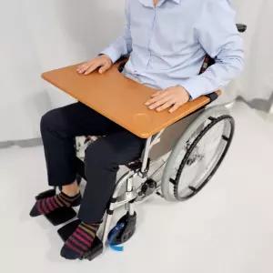 휠체어식판 나무식탁 휠체어용 간이테이블 휠체어 전용밥상 요양원 병원 탈부착 보조탁자 요양병원 환자용 식사책상 환자식사용 분리형
