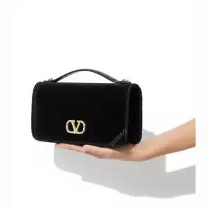 MUST IT_ 블랙 스웨이드 골드톤 로고 탑 핸들 체인 지갑 7W2P0AU1CPX BBK BB7W2P0AU1 CPX7W2P0AU1 BBK)