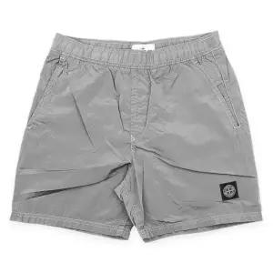 MUST IT_스톤 남성 로고 패치 나일론 메탈 포켓 스윔팬츠 펄그레이) L1S15 B100004 S0043 V0061