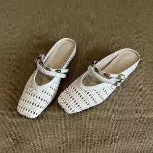 팽블몰 여성 슬림핏 펀칭 앞코 스트랩 슬리퍼 샌들 양가죽 겉통기 HO5