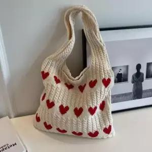 여자 니트 가방 대학생 직장인 하트 숄더 백 베이지