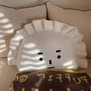 [텐바이텐]플리온 폭신 하찮고 귀여운 왕만두 쿠션 인형