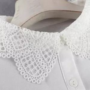 케이프 페이크 넥 펀칭 자수 이너 카라