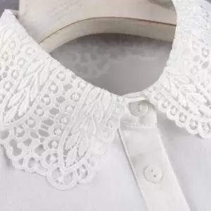 레이어드 펀칭 케이프 넥 패턴 이너 카라