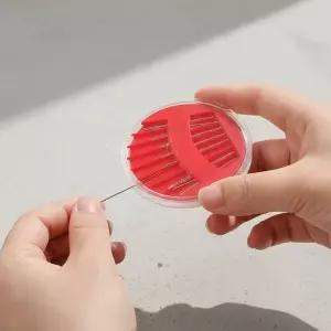 휴대용 바늘세트 24p 의류 수선 도구 여행용 반짇고리 보관함 세트