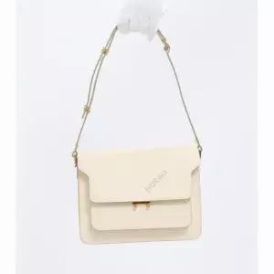 MUST IT_ TRUNK BAG MEDIUM SBMPN09U07 LV520 Z601W) 사피아노 트렁크 백 미디움)