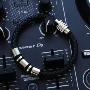 남성 남자 가죽 써지컬스틸 원통 자석 팔찌