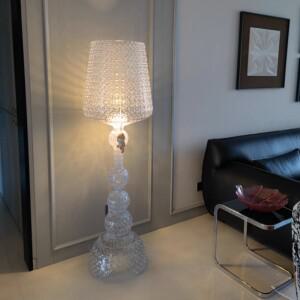 현대 호환적인개성 LED 스탠딩 라이트 이탈리아 디자인 아크릴 플로어 램프 거실 침실 홈 데코 조명 기구