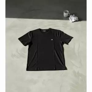씨피컴퍼니 30/1 저지 로고 자수 남성 반팔 티셔츠 16CMTS068A 999
