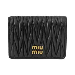 26SS 마틀라세 금장 로고 지퍼포켓 반지갑 블랙 5MV021 AFPP F0002