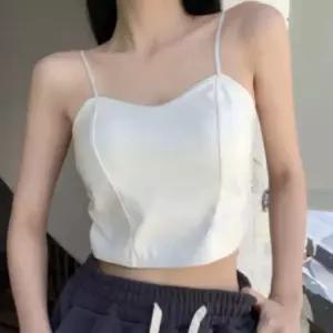 여성 여름 슬림핏 가죽 레더 셔링 캐미탑 나시 민소매레이스 홀터넥 끈나시 노브라티 쉬폰 레이어드 남자