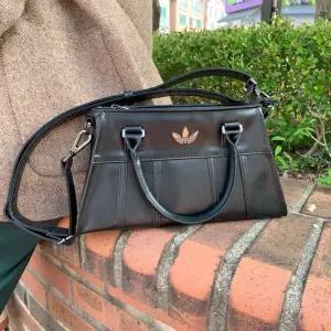 아디다스 핸들 실버 미니 숄더백 에어라이너 사첼백 호보백 토트백 쇼퍼백 JP0143