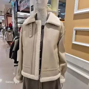 [하프클럽/] 비씨비지 겨울25 포우 무스탕 B5D9F975