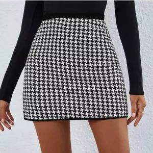 [옷은날개] 여성 하운드체크 H라인 미니스커트 허리밴딩 치마