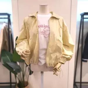 [대구백화점] [미스칸트]홑겹 스트링 집업 점퍼 (KEJPQ401YE)