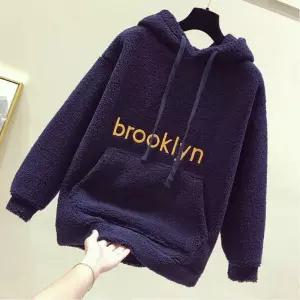 볼사스 여사친 야구 점퍼 잠바 자수 레터링 기모 도톰 캐시미어 맨투맨 루즈핏 후드 상의 따뜻한 ADOR1