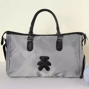 수납 많은 보스턴백 기내용 가방 곰돌이 패치 포인트운동 여행용 용백 남자 용토트백 크로스백 남성백 여행