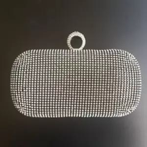 반지모양 포인트 럭셔리 2가지 스트랩 클러치백 블랙백 핸드백 수납가방 패션 여성용