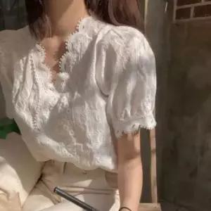 [옷은날개] 레이스 라인 사랑스러운 여성 퍼프 반팔 블라우스