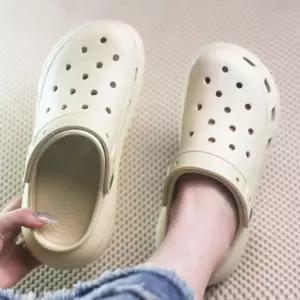 여성용 클래식 통급 경량 EVA 슬리퍼 실내화 키높이 여름샌들 학생 굽슬리퍼 사무실용