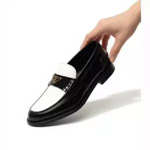 MUST IT_ Reorder 투톤 브러쉬드 가죽 로퍼 1D813N A020 AZ3 F0967)