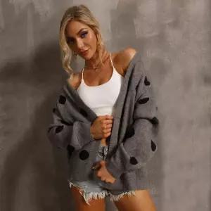 여성 땡땡이 니트 가디건 캐주얼 스웨터 코트 겨울 사무실룩 간절기패션 20대 30대 코디 웨어 스타일 봄가