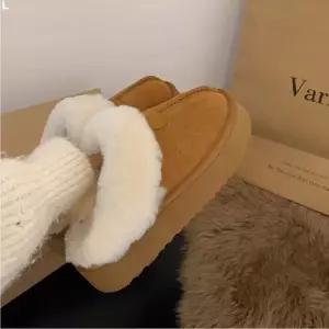 통굽 퍼안감 슬리퍼 LK-U285여자겨울신발 여성용 기모 퍼슬리퍼 털슬리퍼 털신 용신 용방한화