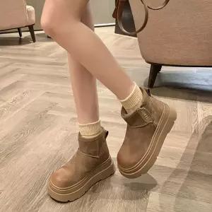 여자 학생 대학생 직장인 겨울 보온성 퍼 안감 데일리 방한 앵클 부츠패딩슬립온 양털온 슬리퍼 고무신 블