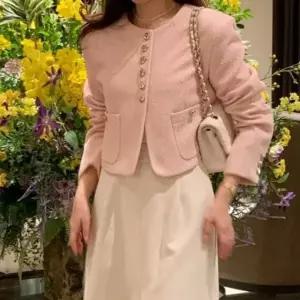 광버튼 포인트 트위드 자켓_NM-0040여성의류 디자인 하객 스런 정장 귀티나는