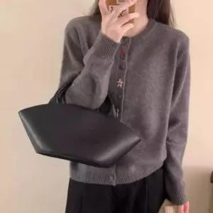 라운드 니트 가디건 꽃 자수 봄 가을 여성 베이직 여자 넥가디건 간절기 겨울 기본 학교 할머니 엄마