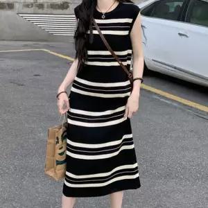 여름 데일리 스트라이프 민소매 니트롱원피스 단가라슬리브리스 단가라 줄무늬 캐주얼 꾸안꾸 슬림핏 데이