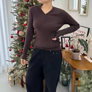 ( 고퀄원단 ) 브린 브라운 브이넥 골지 니트루즈핏 슬림 다크 가을 겨울 빈티지 원피스