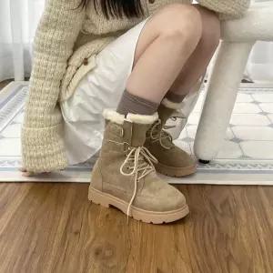 워커 디자인 스웨이드 소재 털 안감 스트랩 미들부츠발편한 편한 여성통굽 레이스업 가보시 둥근코 키높이