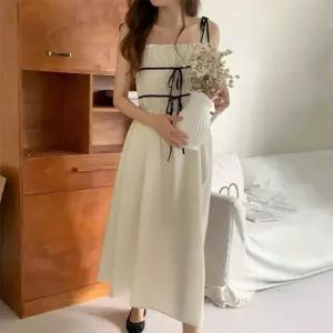 여행룩 바캉스 배색 스트링 끈나시 스모크 롱원피스골지 봄원 심플한윈 슬림핏 생일 파티 우아한 포인트 데