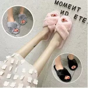 인기상품 겨울 집앞패션 심플 3컬러 여성 편한 털X슬리퍼 [WF8E88F_260403]