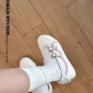 천진반여성용 캐주얼 데일리룩 신발 힐펌프스 스트랩힐 하이엔드 펌프스 메리제인 슈즈 미끄럼 단화 스포티