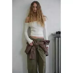 ZARA 자라 오프숄더 니트 탑 - 크림 144636