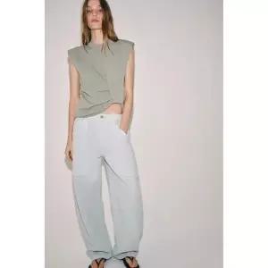 ZARA 자라 숄더 패드 니트 탑 - 그리니시 144603